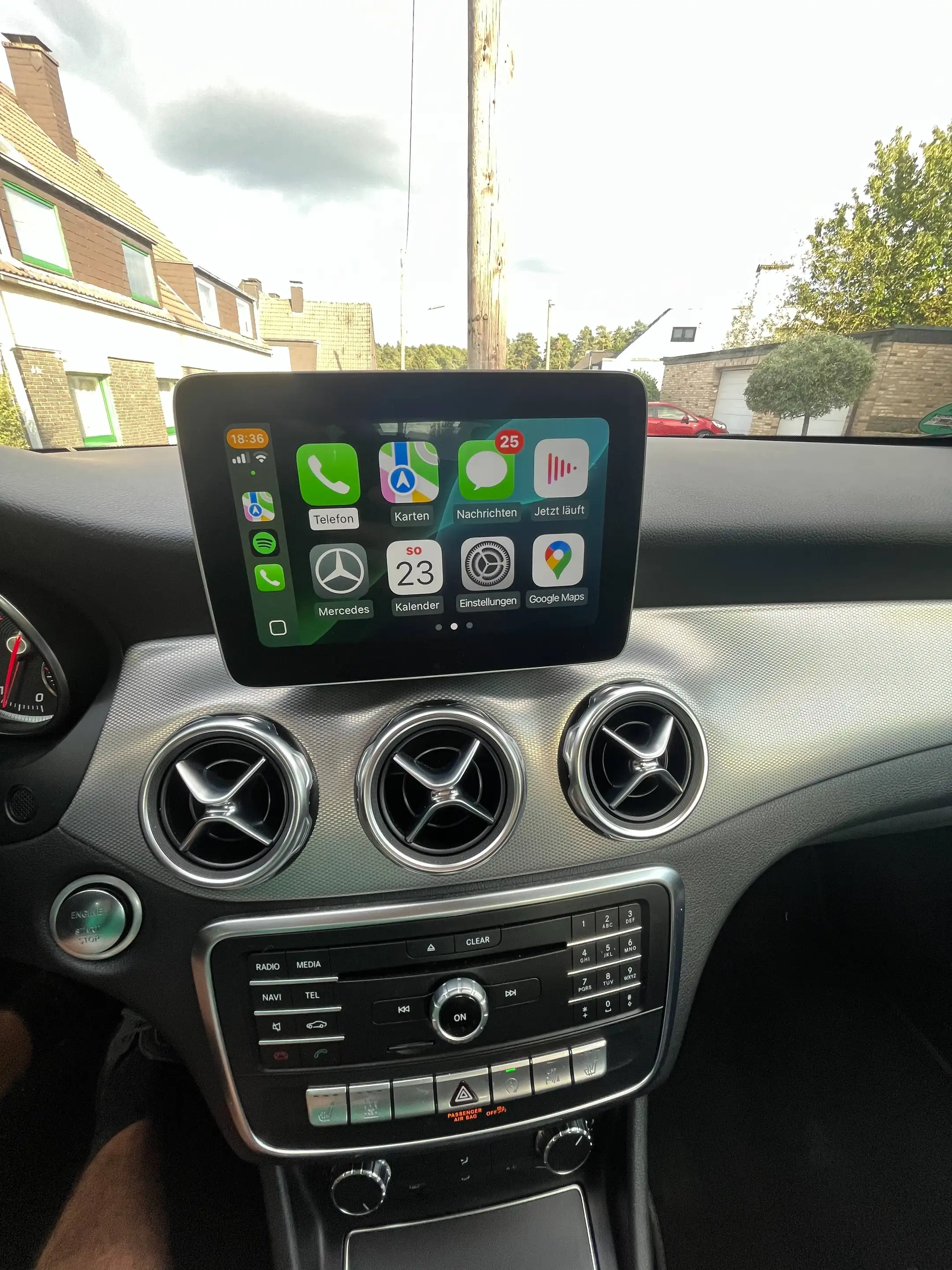Mercedes-Benz GLA 180 Urban*2.Hd,Standh.,Kam,Navi,App,19 Zoll,AHK,LED,teil.Leder,Scheckheft,TOP — photo 11