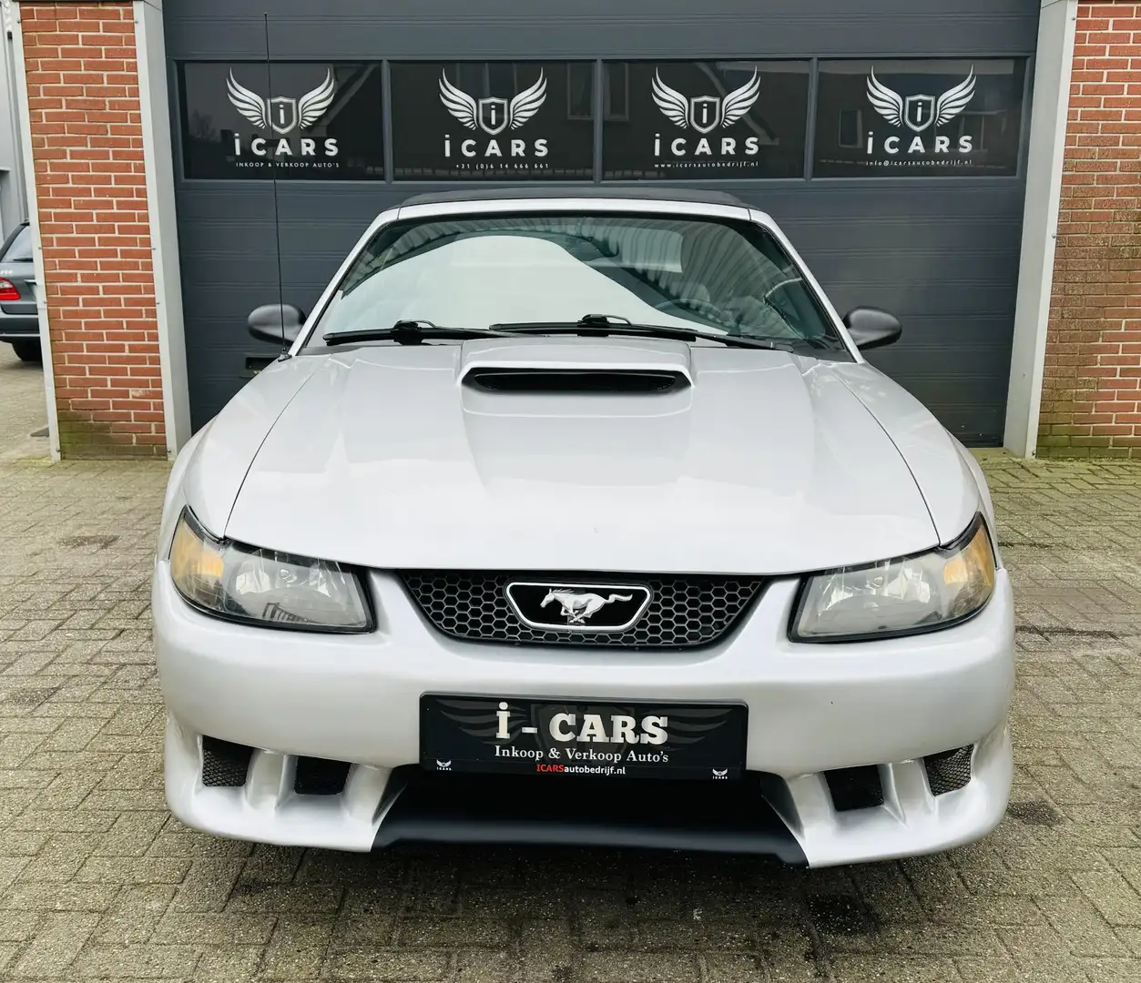 Ford Mustang USA 4.6 GT V8 Convertible GT + SALEEN(PAKKET) Grijs - 2