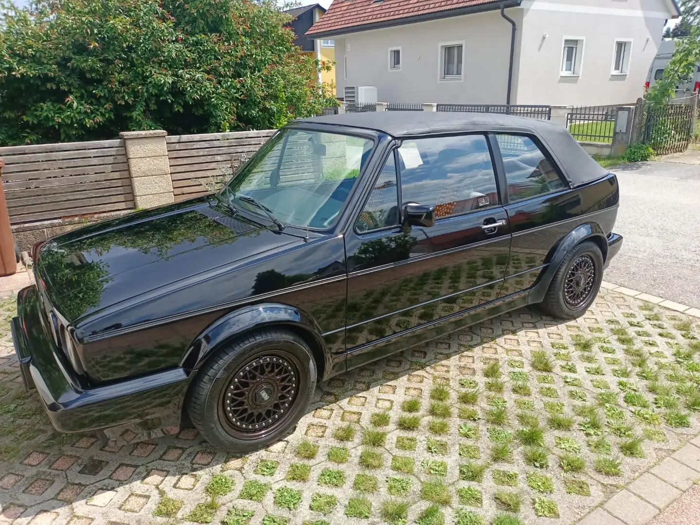 Volkswagen Golf Cabriolet Golf Cabrio Young Line Schwarz - 2