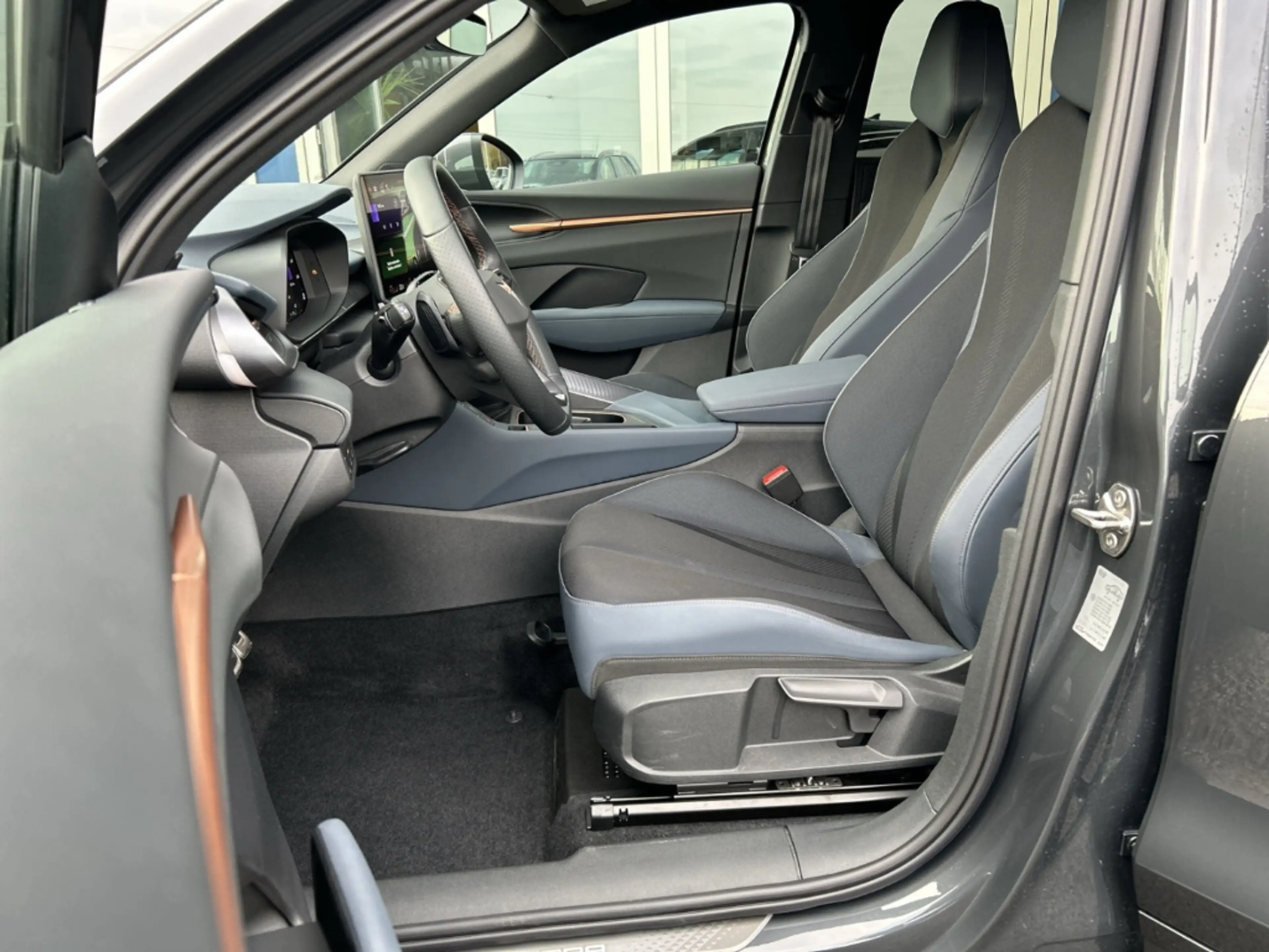 CUPRA Terramar 1.5 eTSI DSG LED Head Up Allwetterreifen — photo 10