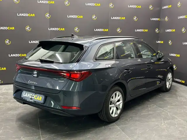 Seat Leon view 4