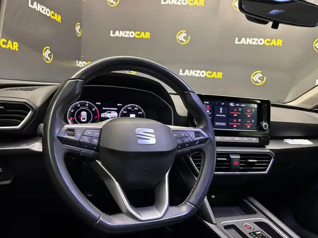 Seat Leon view 8