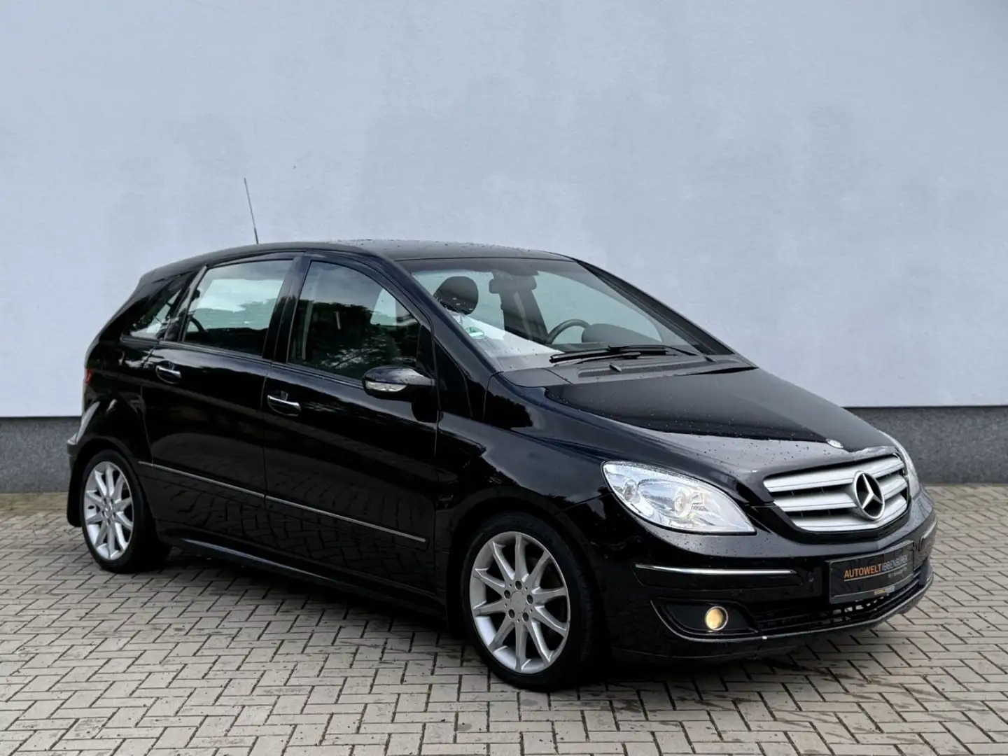 Mercedes-Benz B 200 CDI AUTOMATIK KLIMAAUTOMATIK AHK NAVI TEMP Noir - 1