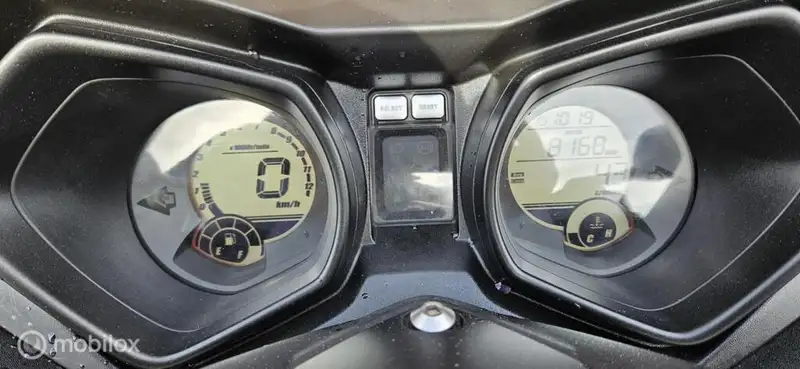 Yamaha X-Max 250 - foto 8