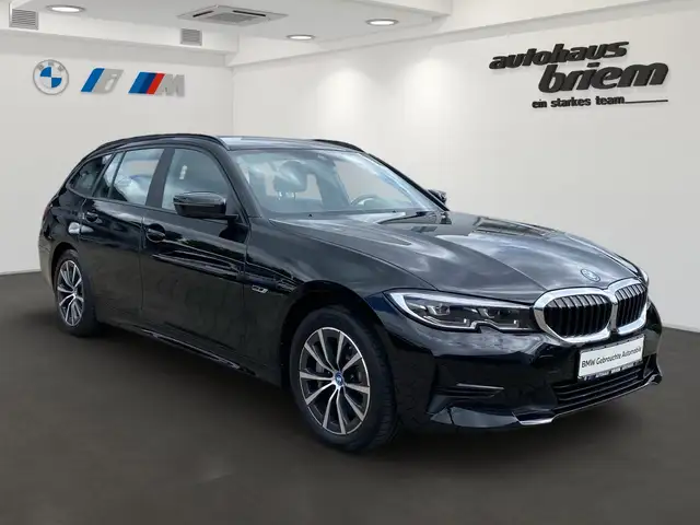 BMW 3 Series view 2