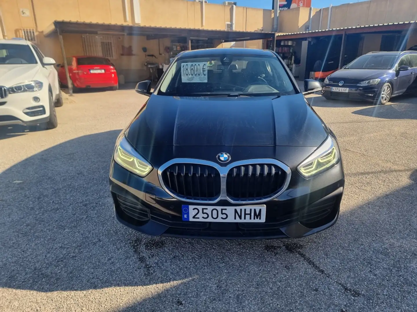 BMW 118 118iA Business Corporate Noir - 2