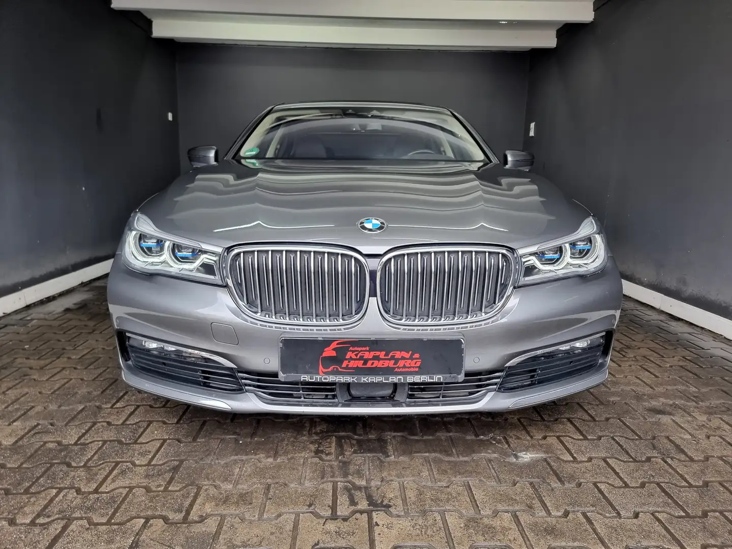 BMW 730 d xDrive, HUD, e.DACH, ACC, R-KAMERA, STANDHZG Grau - 2