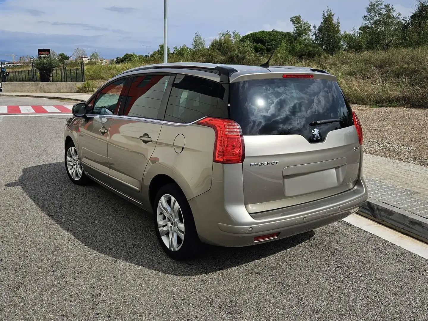 Peugeot 5008 5008 2.0HDI Sport Pack Sport Pack Beige - 2