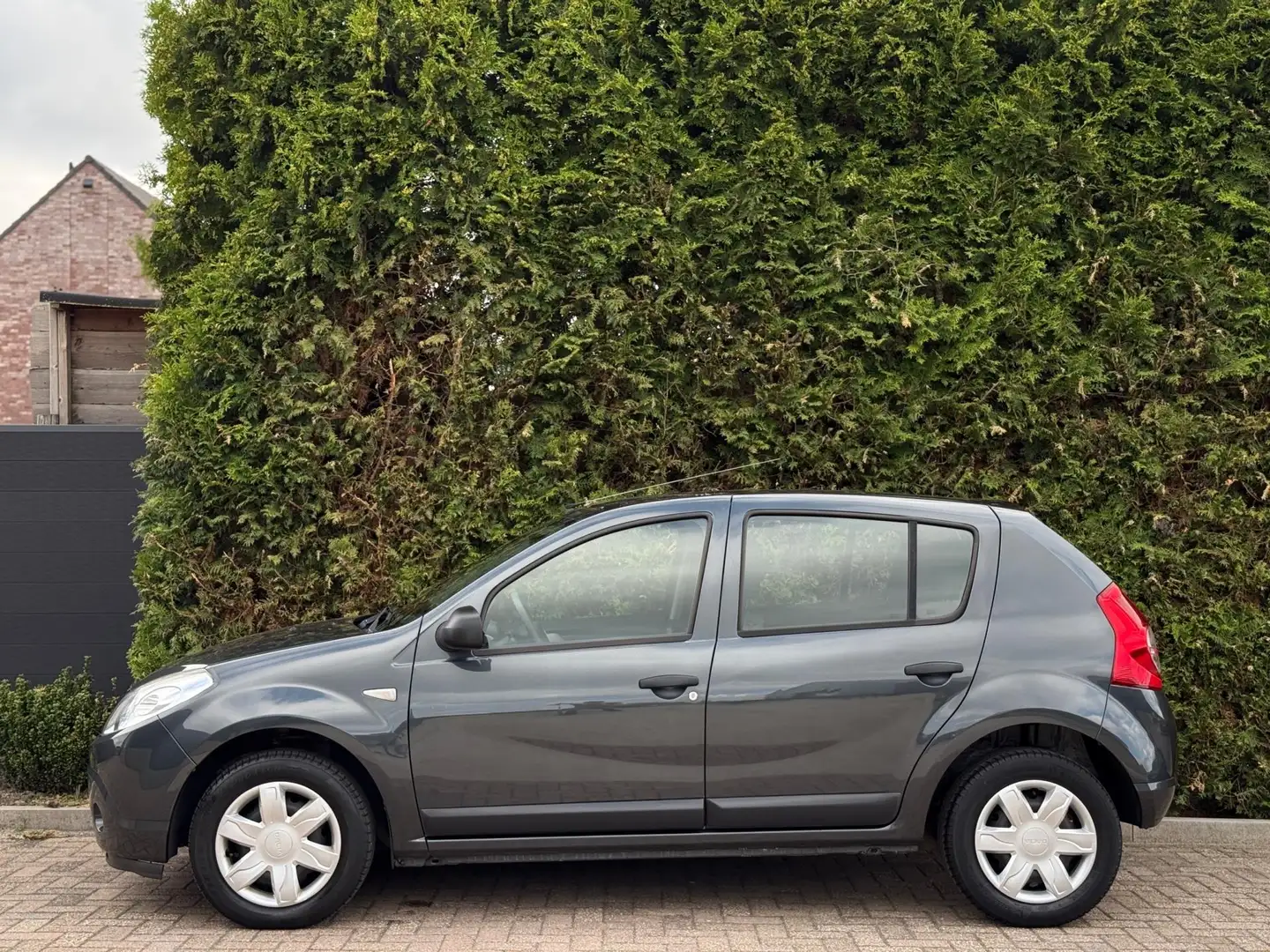 Dacia Sandero 1.4 Ambiance Airco Grijs - 2