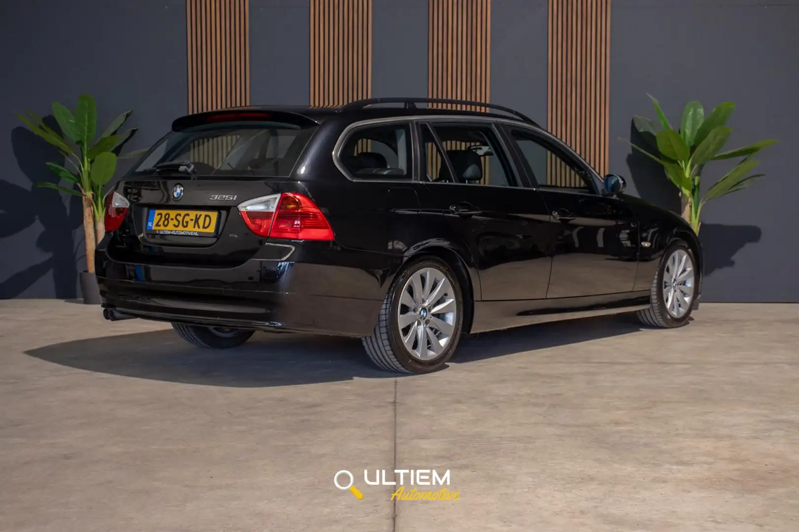 BMW 325 3-serie Touring 325i Dynamic Executive | 1E EIGENA Negro - 2