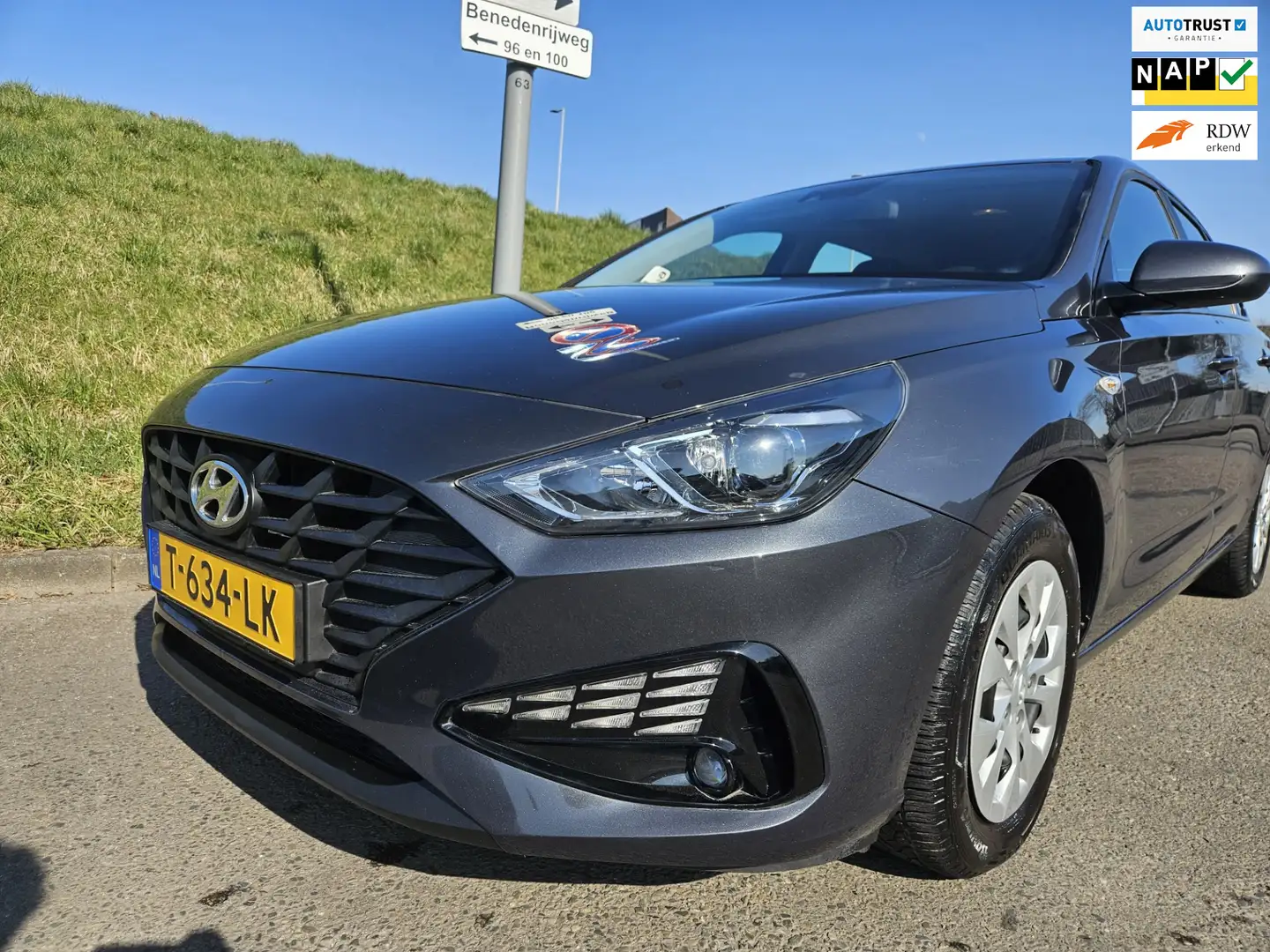 Hyundai i30 M6CA11 Bruin - 1