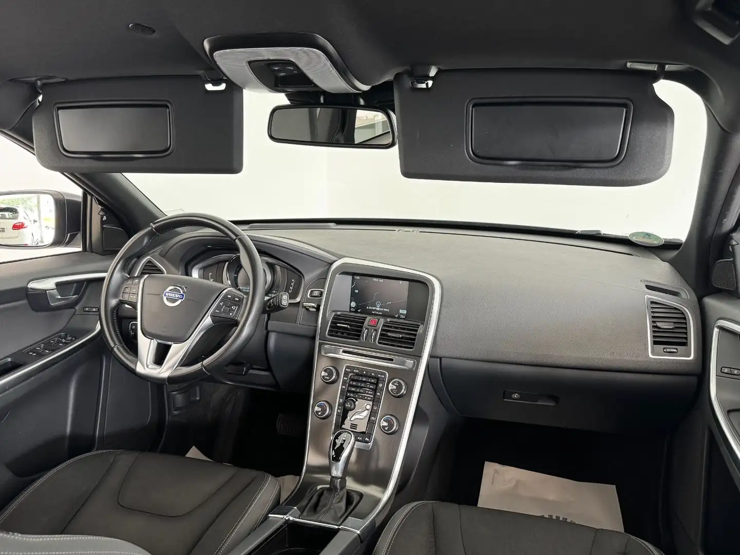 Volvo XC60 Momentum|AHK|STANDHZ|BIXENON|BLIS|MEM|ACC| Grau - 2