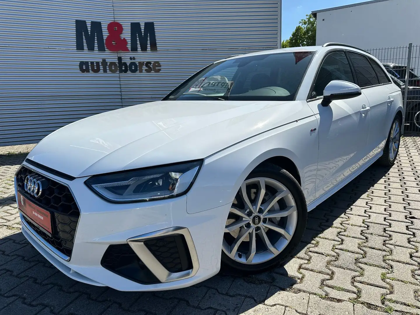 Audi A4 Avant 40 TDI quattro S-line Nav/LED/PDC/AHK Weiß - 1