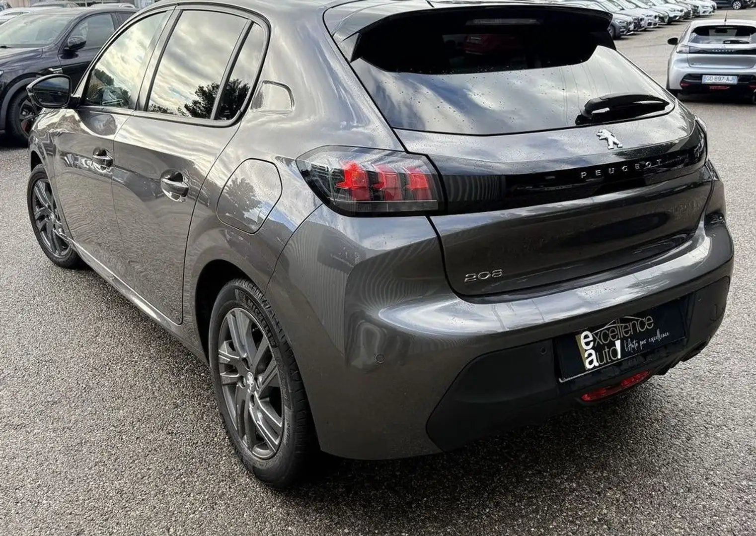 Peugeot 208 1.2 PURETECH 75CH S&S STYLE Grijs - 2