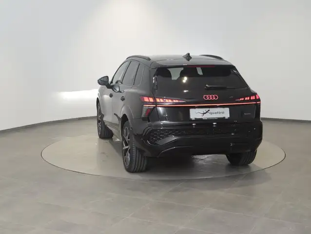 Audi Q3 TFSI quattro 150 kW Ansicht 4