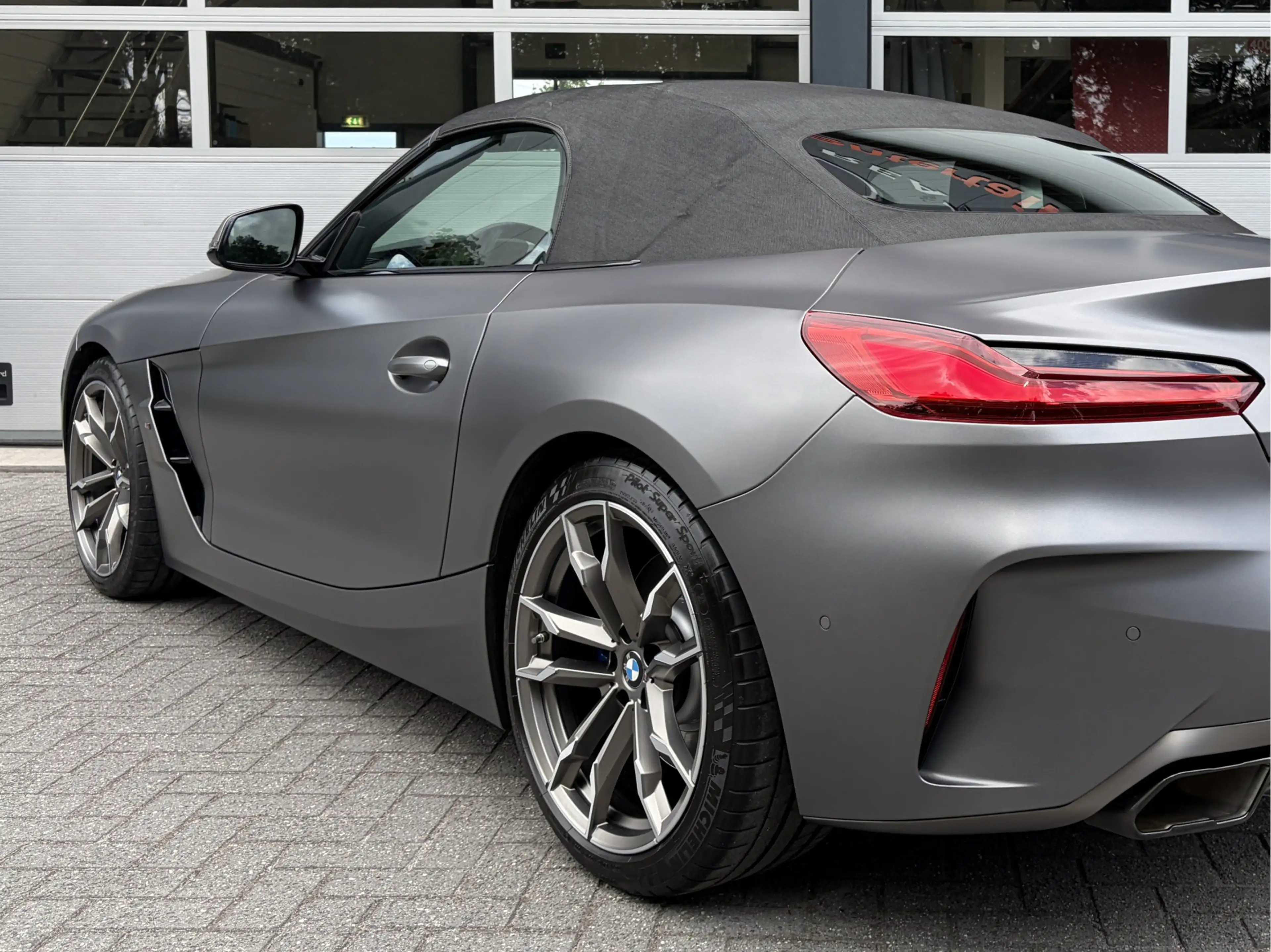 BMW Z4 Roadster sDrive20i M-Sport High Executive Frozen G — photo 32