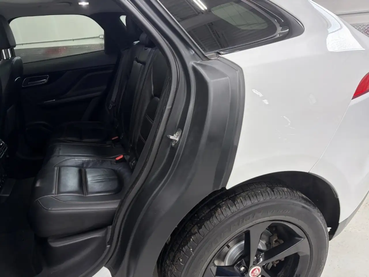 Jaguar F-Pace снимка Jaguar F-Pace