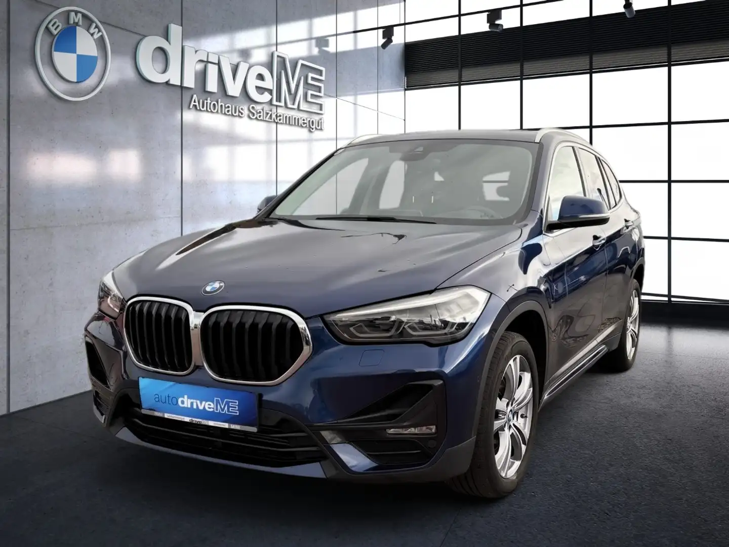 BMW X1 sDrive  18d Sport Line KAM LED Kam. SHZ LM Blau - 1
