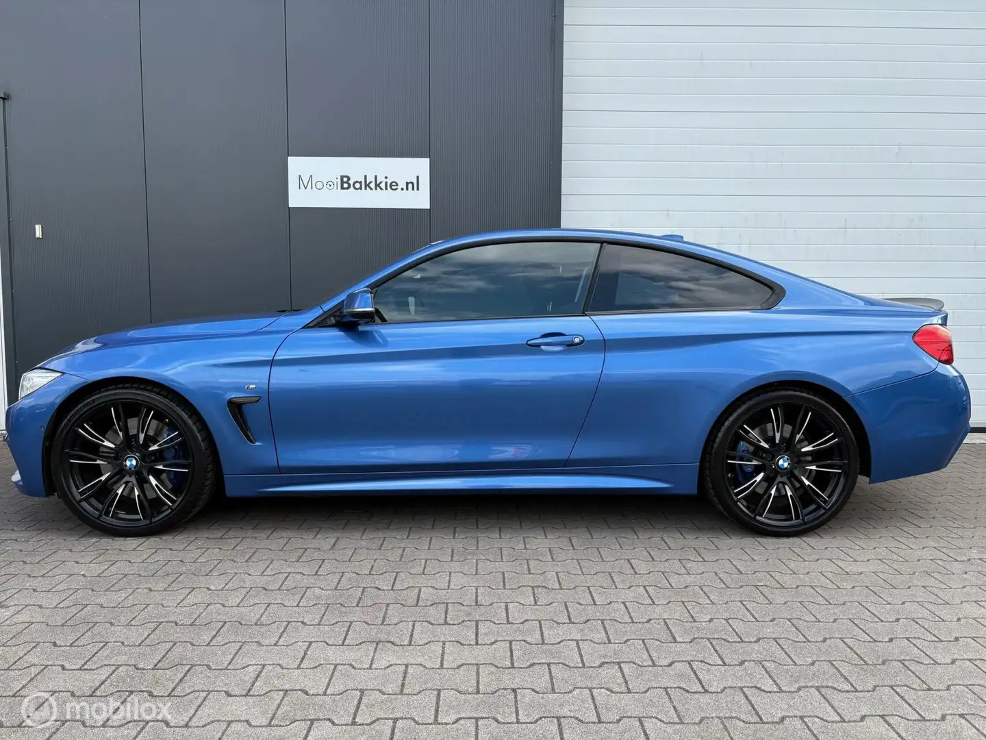 BMW 435 4-serie Coupé 435i High Executive Modrá - 2