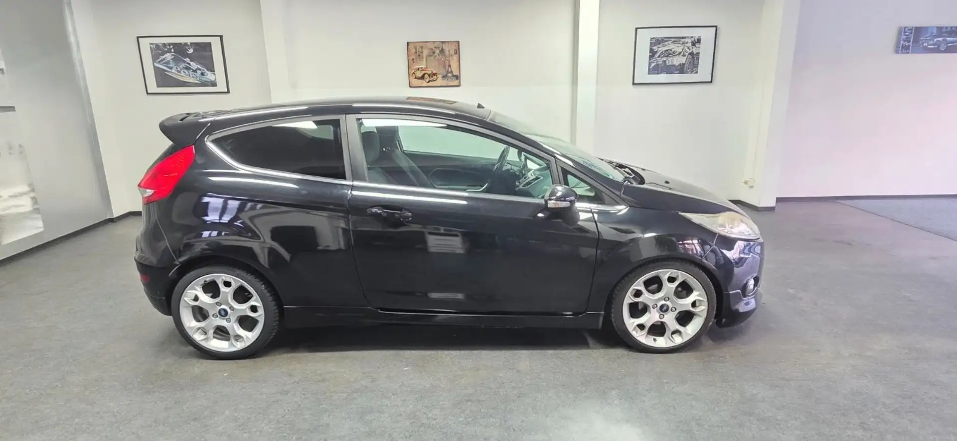 Ford Fiesta 1,4 Titanium PDC Klima TÜV 01/2028 Schwarz - 1