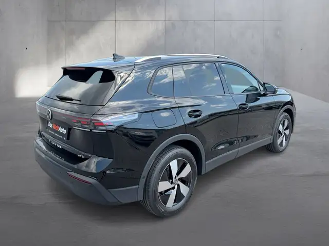 Volkswagen Tiguan view 5