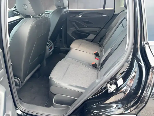 Volkswagen Tiguan view 12