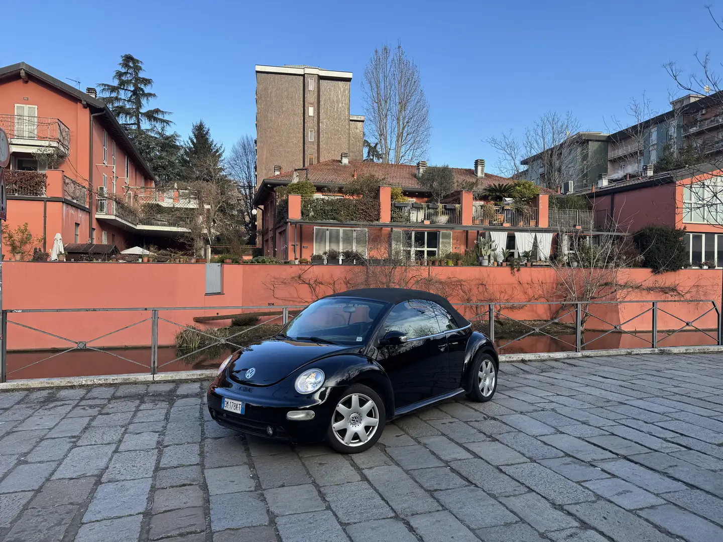 Volkswagen New Beetle Cabrio 2.0 auto molto bella - 1