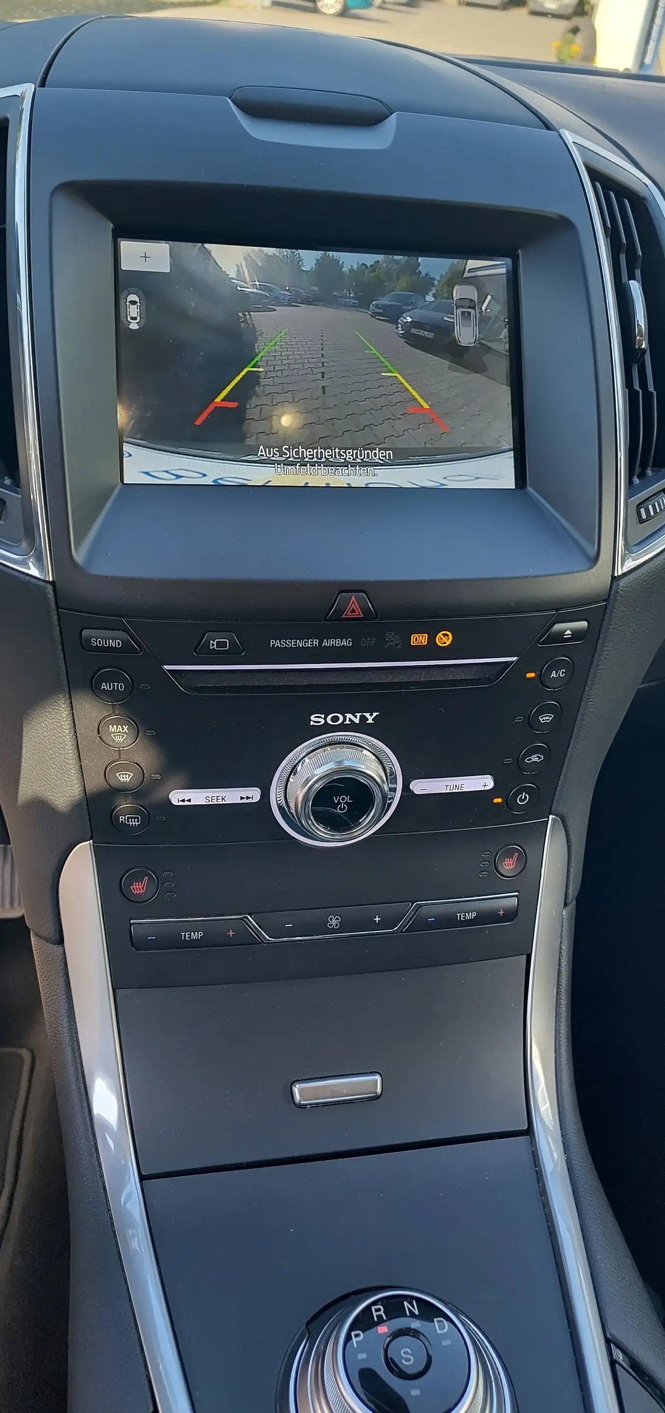Ford S-Max Titanium — photo 11