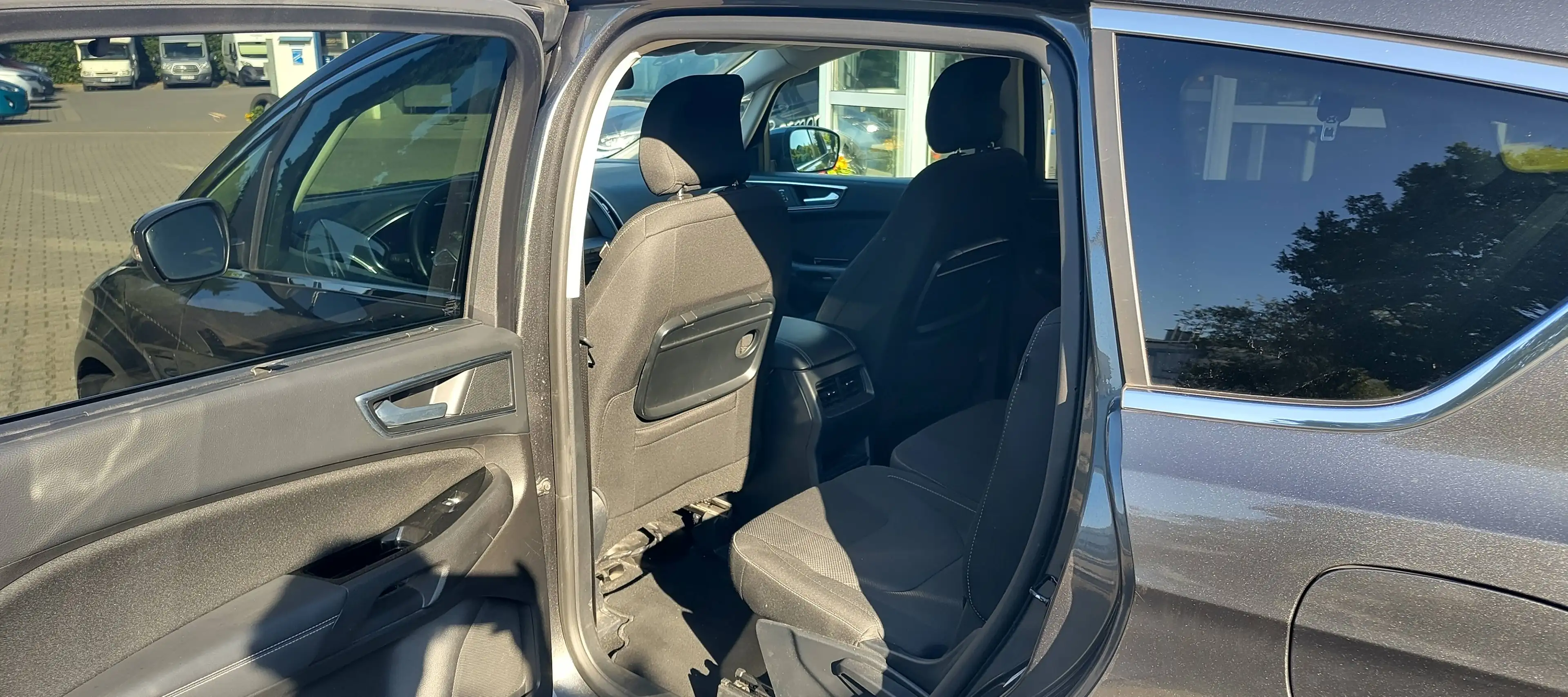 Ford S-Max Titanium — photo 6
