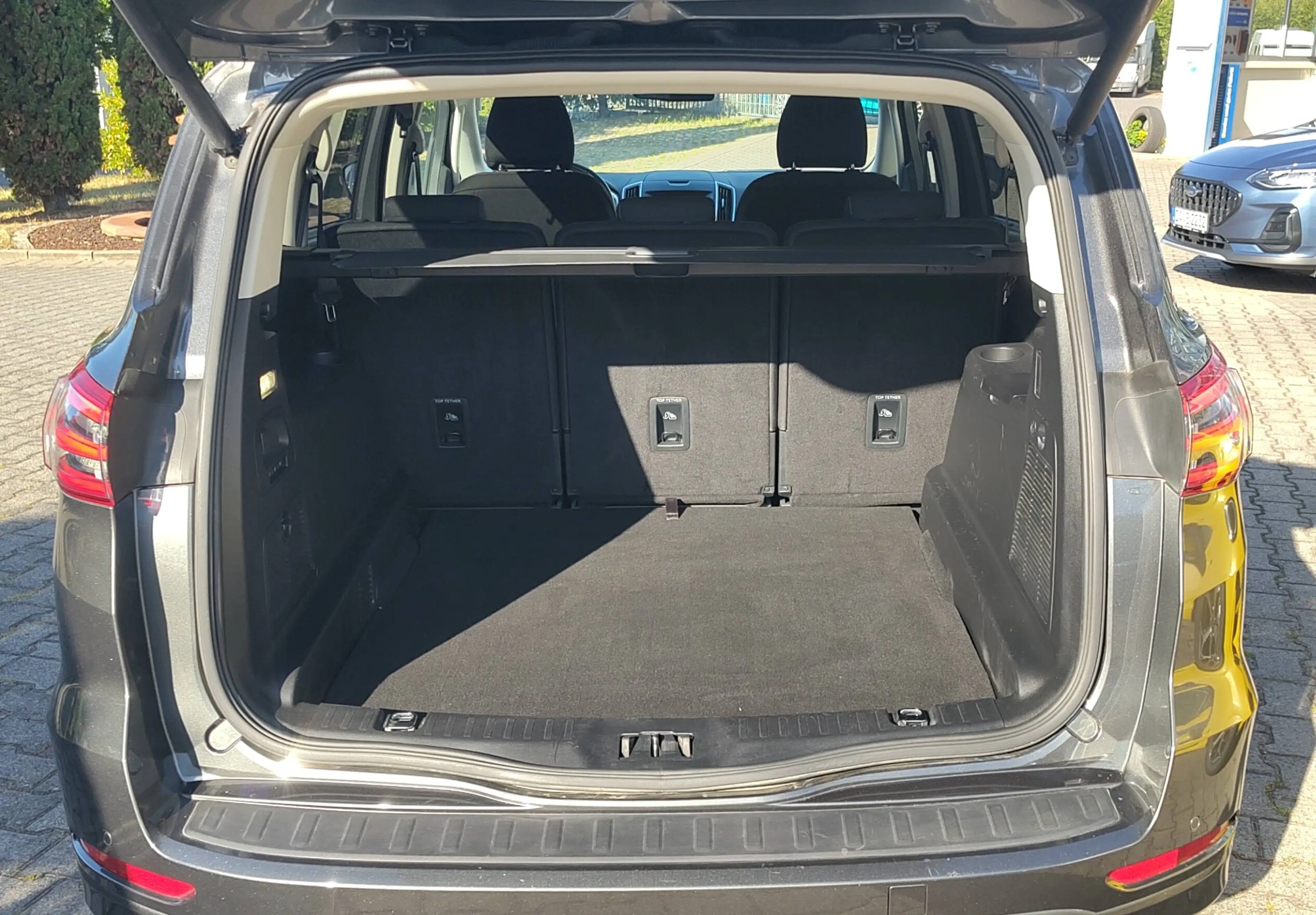Ford S-Max Titanium — photo 7