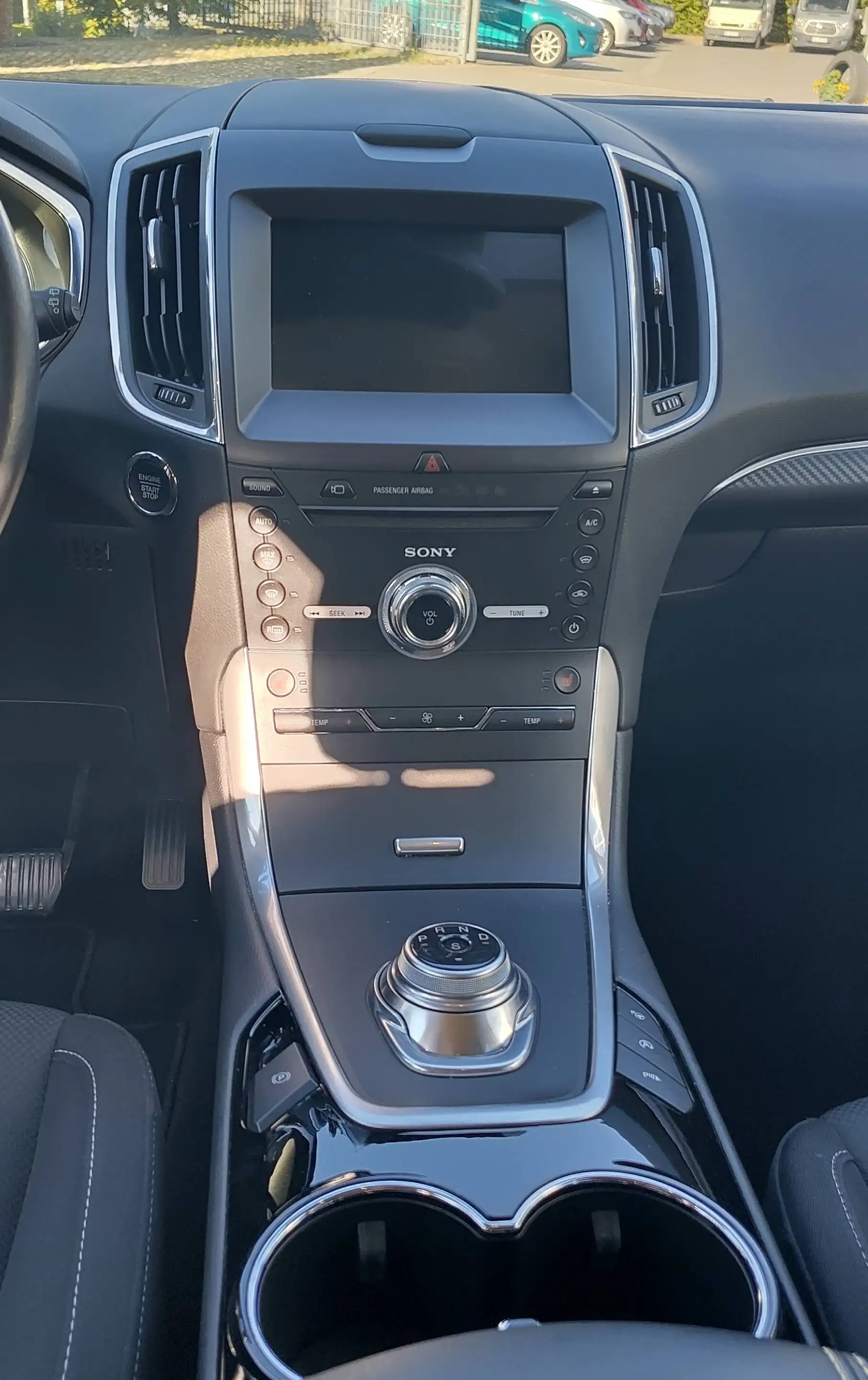 Ford S-Max Titanium — photo 9