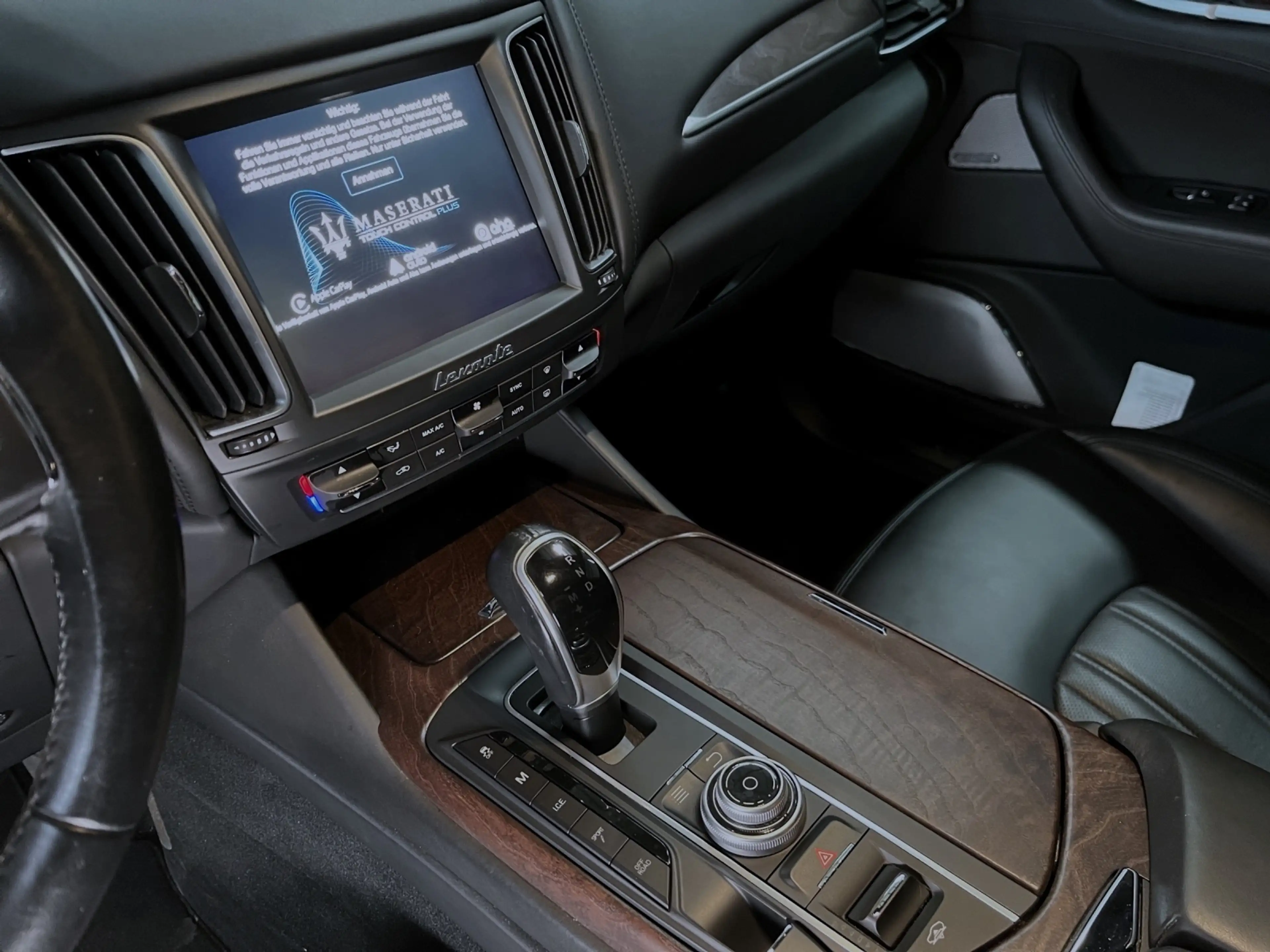 Maserati Levante SQ4*Vollausstattung* — photo 13
