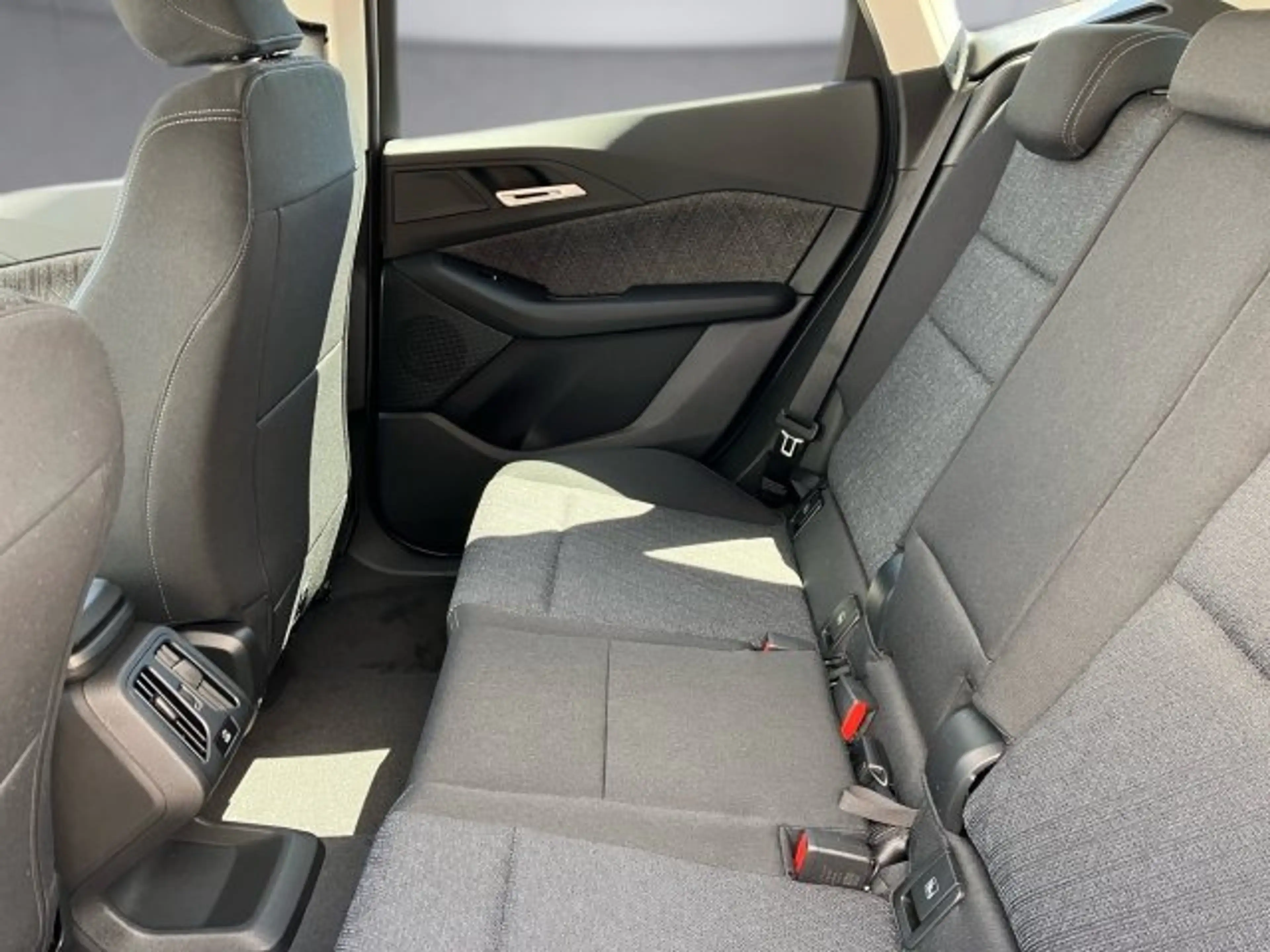 BMW 216 i Active Tourer U06 — photo 12