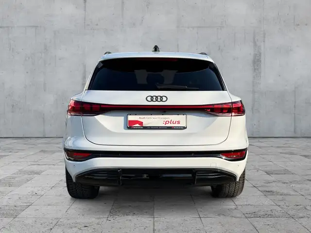 Audi SQ6 E-Tron view 5