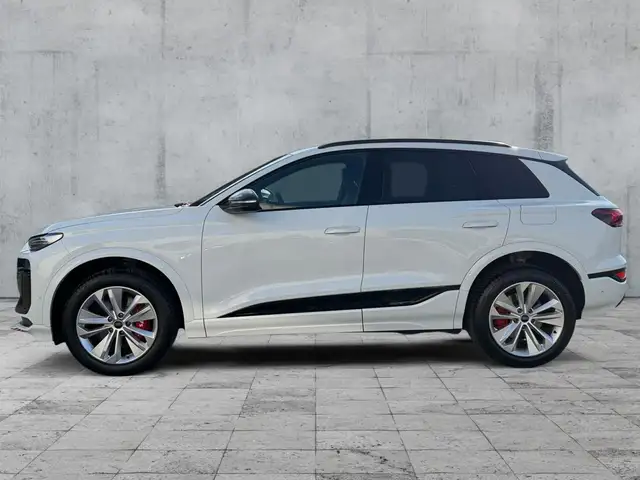 Audi SQ6 E-Tron view 4