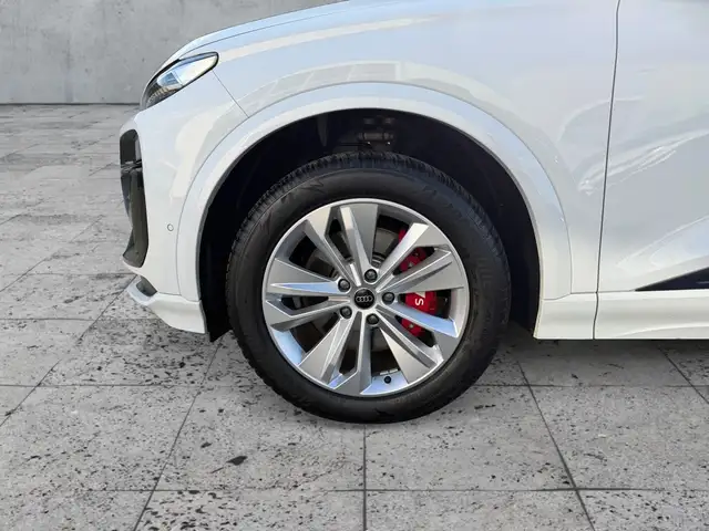 Audi SQ6 E-Tron view 8