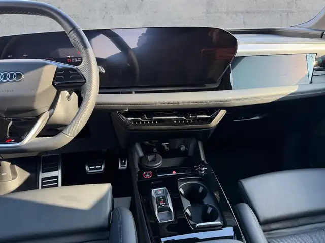 Audi SQ6 E-Tron view 11