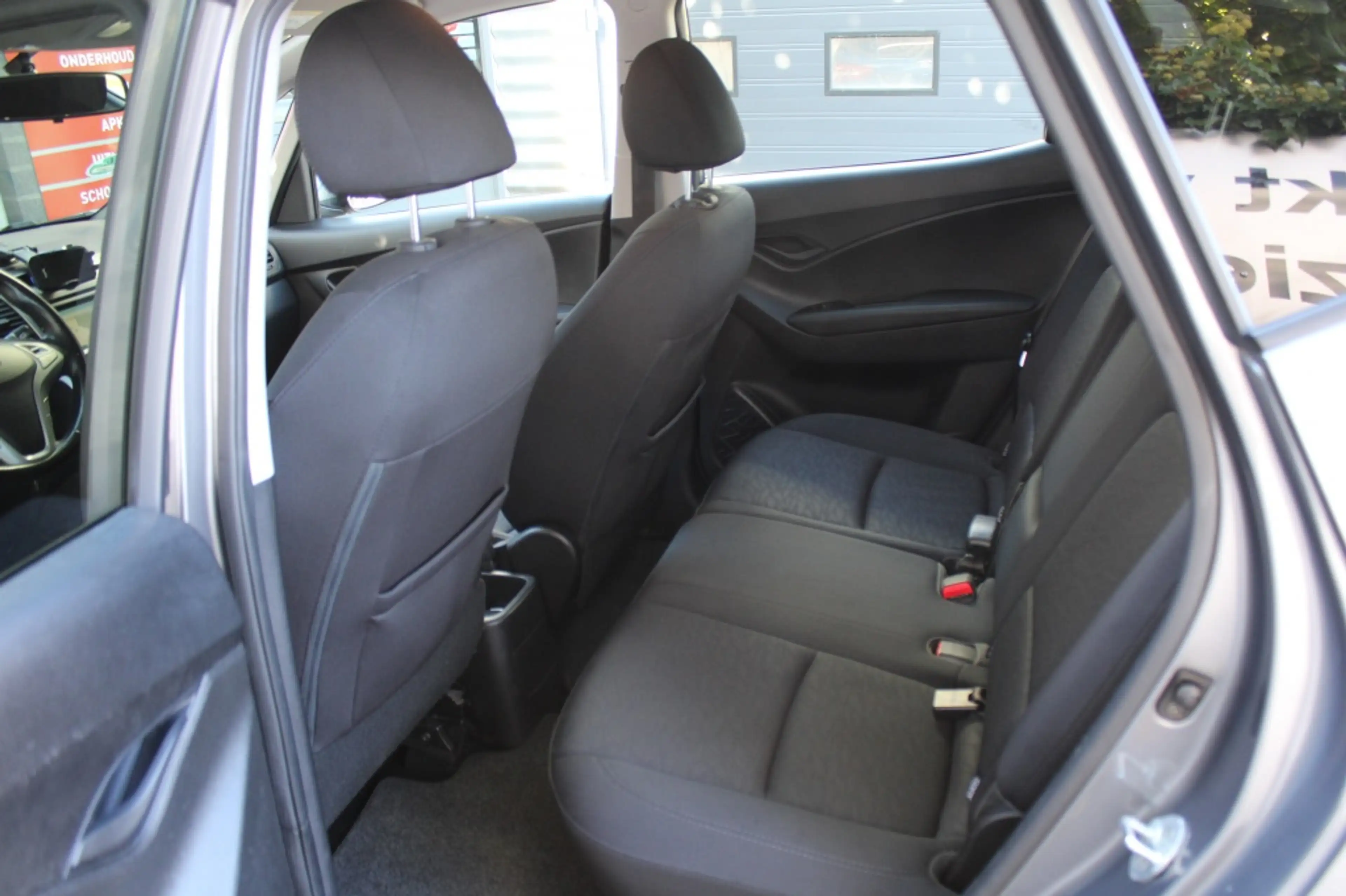 Hyundai iX20 1.4i blue 90pk Go! — photo 16