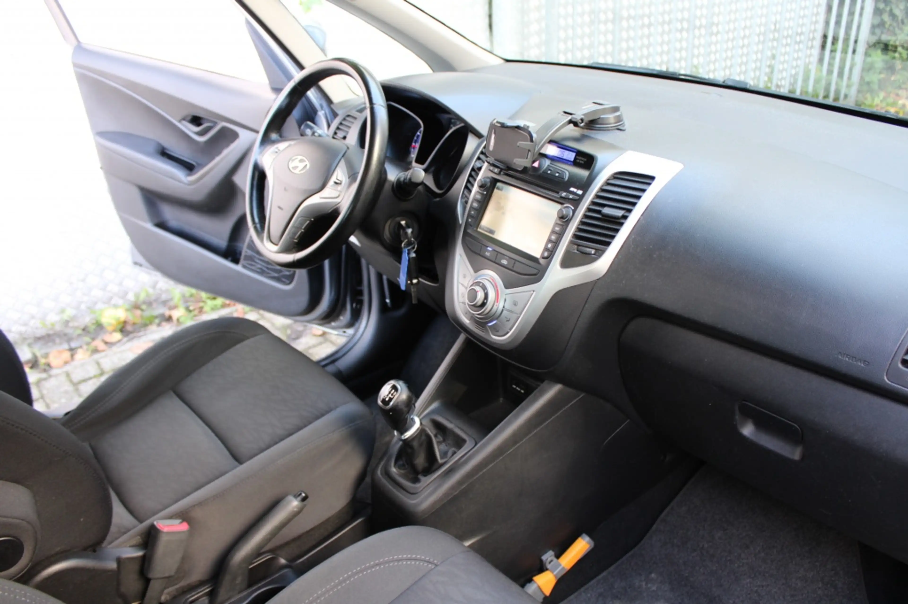 Hyundai iX20 1.4i blue 90pk Go! — photo 18
