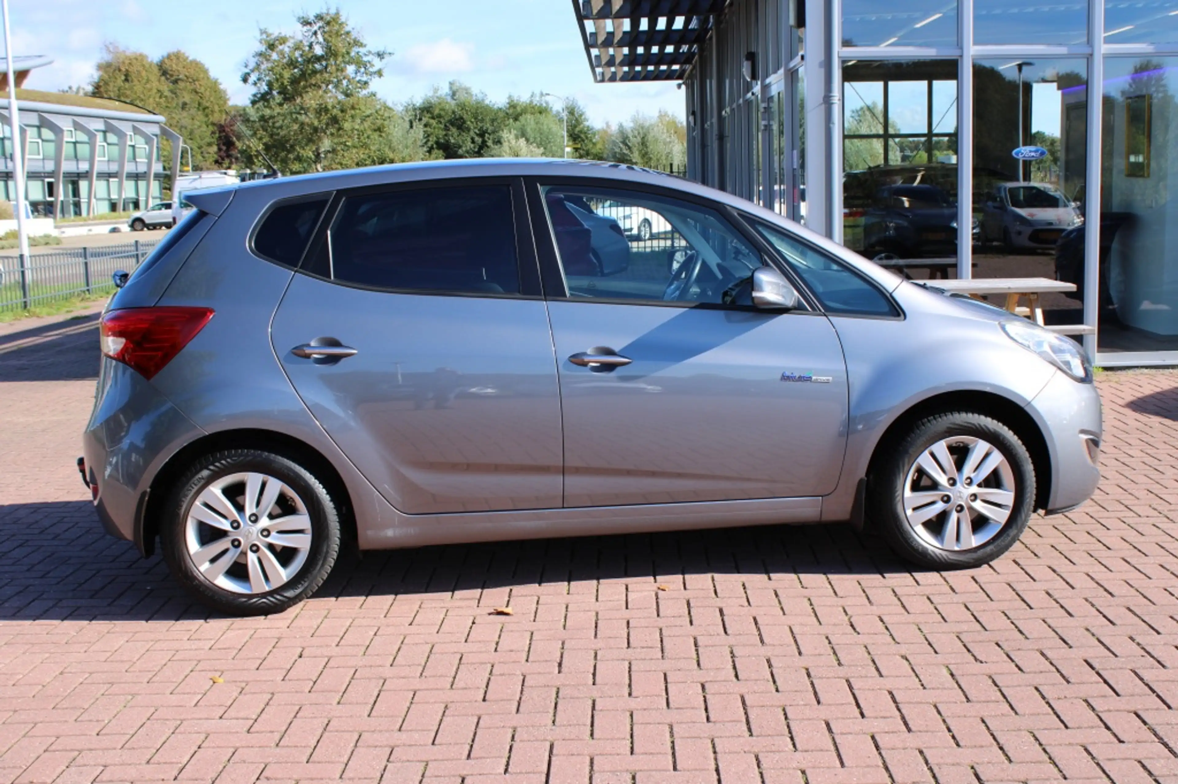 Hyundai iX20 1.4i blue 90pk Go! — photo 4