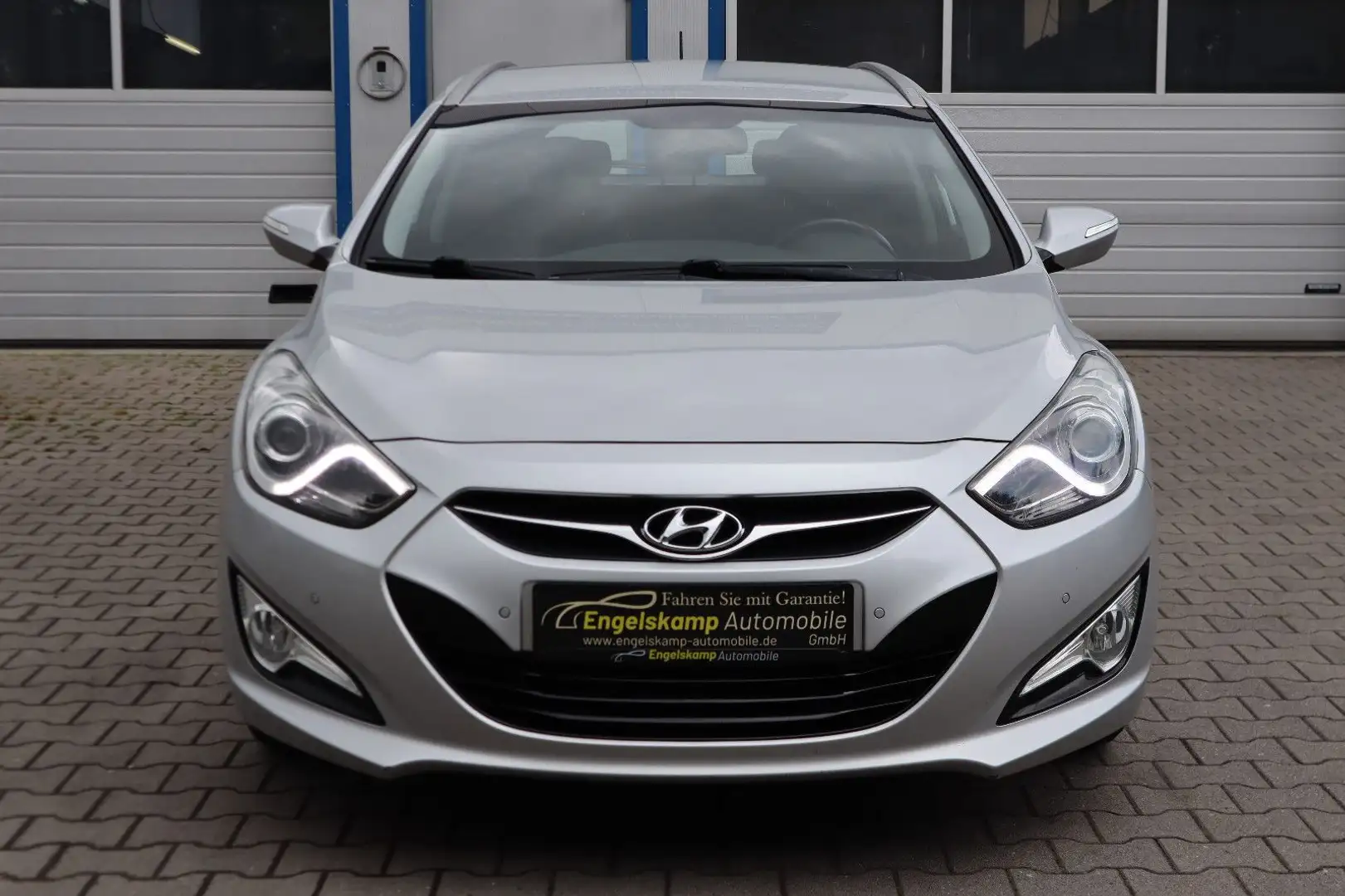Hyundai i40 1.6 cw Comfort/KLMA/MFL/PDC/ALLW./TÜV NEU Silber - 2