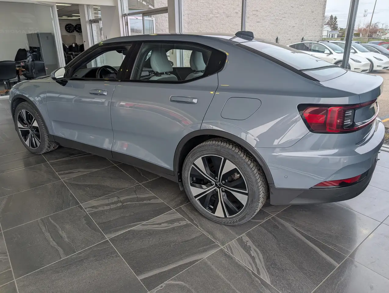 Polestar 2 снимка Polestar 2