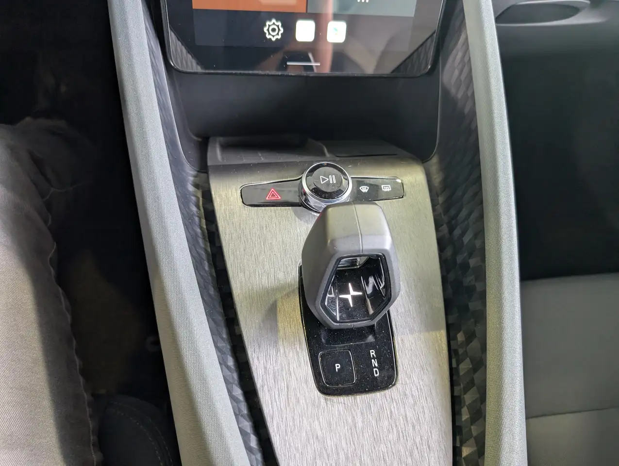 Polestar 2 снимка Polestar 2