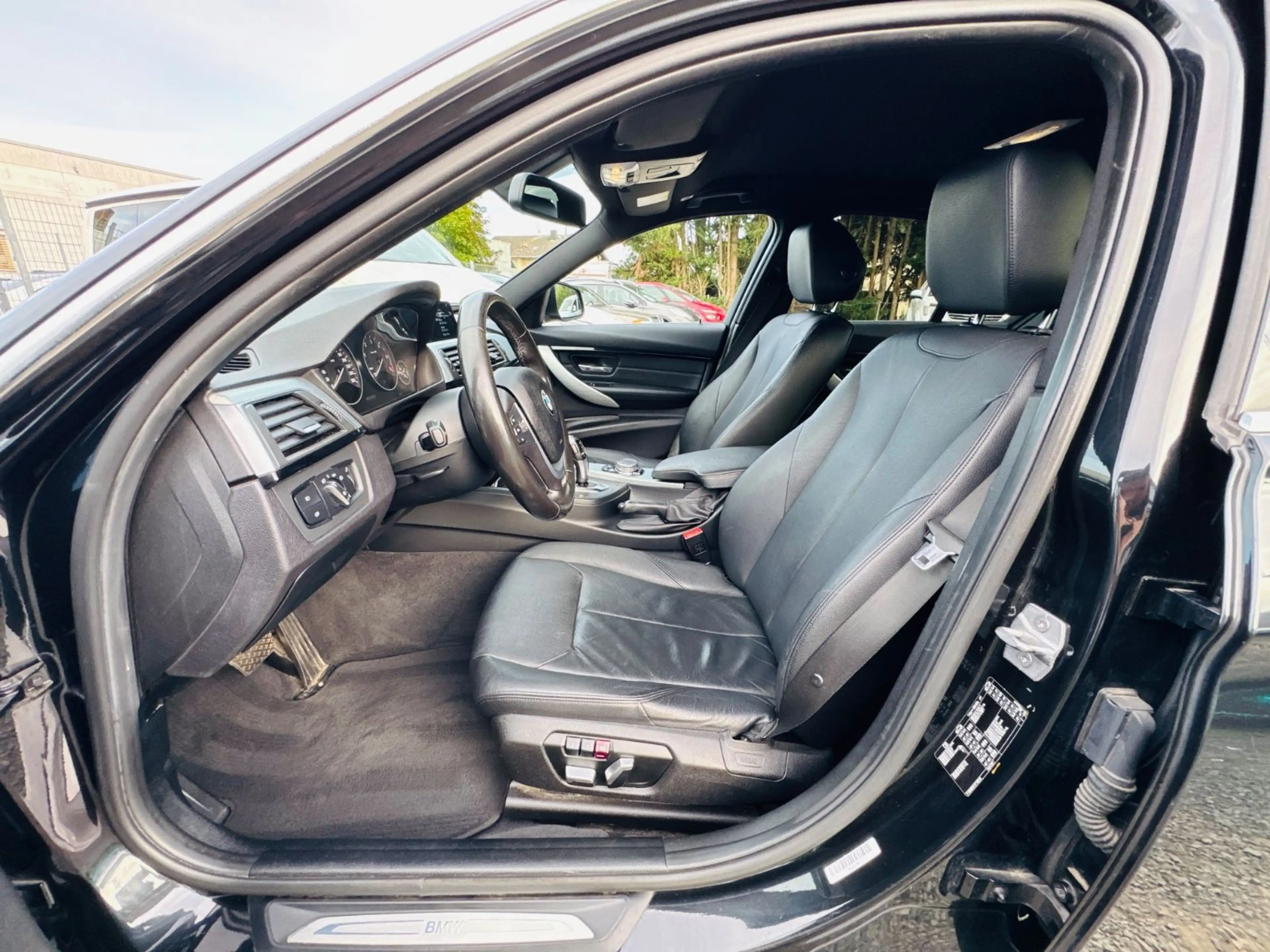 BMW 320 d Luxury Line/Head-Up/AppleCarPlay/360°Kamera — photo 10