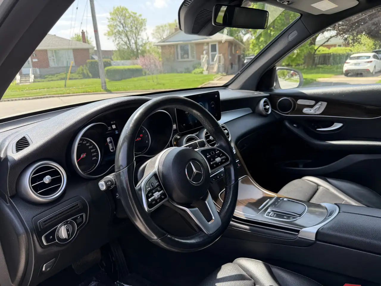 Mercedes-Benz GLC снимка Mercedes-Benz GLC