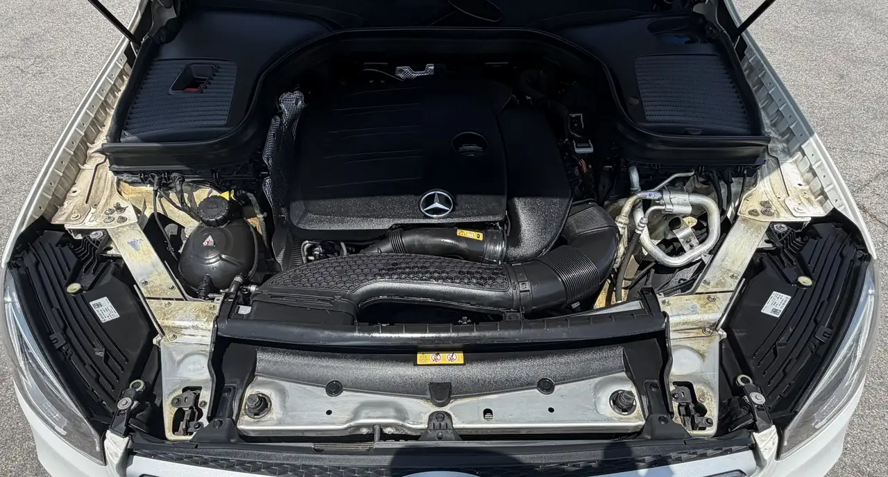Mercedes-Benz GLC снимка Mercedes-Benz GLC