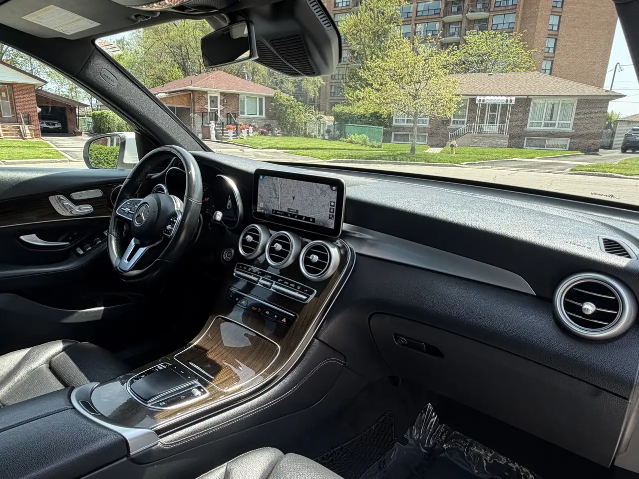 Mercedes-Benz GLC снимка Mercedes-Benz GLC