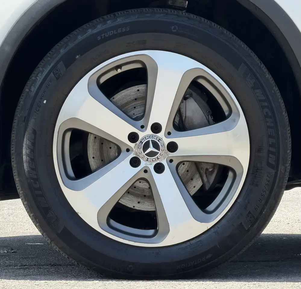 Mercedes-Benz GLC снимка Mercedes-Benz GLC