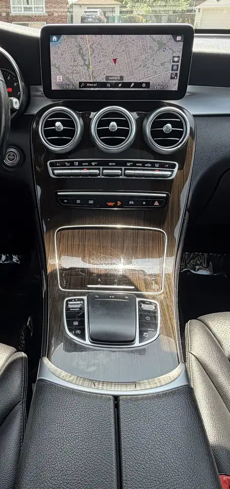 Mercedes-Benz GLC снимка Mercedes-Benz GLC