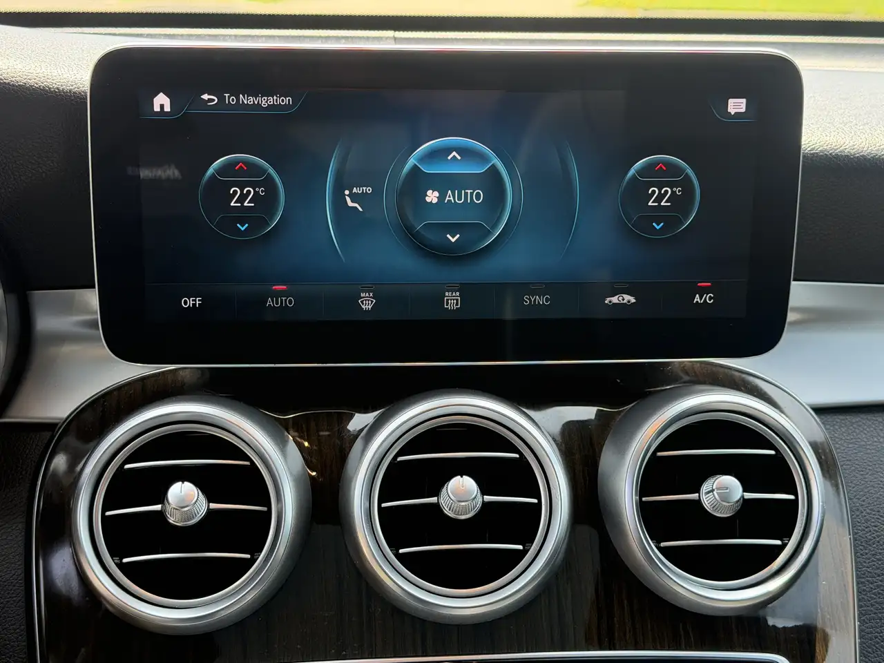 Mercedes-Benz GLC снимка Mercedes-Benz GLC